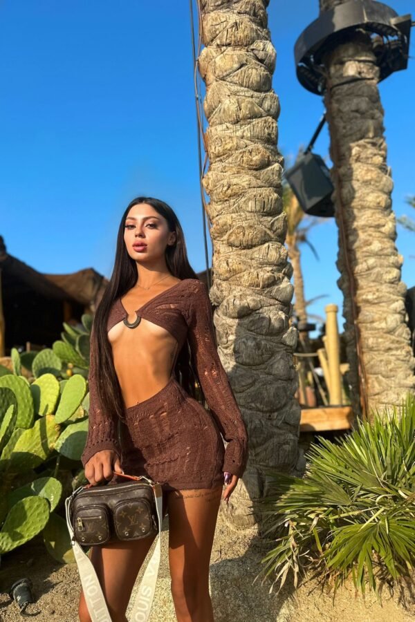 sexy petitte escort mykonos