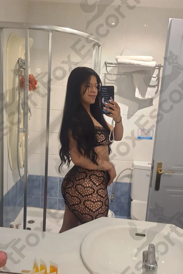 Nina Colombian massage escort photo 7